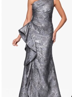 NEW XSCAPE Ruffle One Shoulder Metallic Jacquard Mermaid GOWN
DRESS 6 Formal